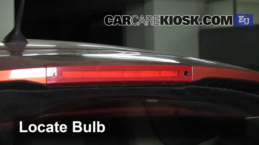 2009 Renault Megane Privilege dCi 1.5L 4 Cyl. Turbo Diesel Lights Center Brake Light (replace bulb)